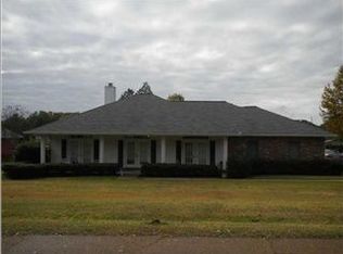 139 3rd St, Flora, MS 39071