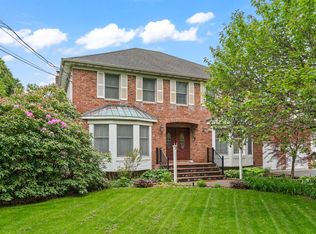 14 Battle Row, Old Bethpage, NY 11804