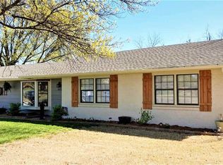 1415 N Oakwood Rd, Enid, OK 73703