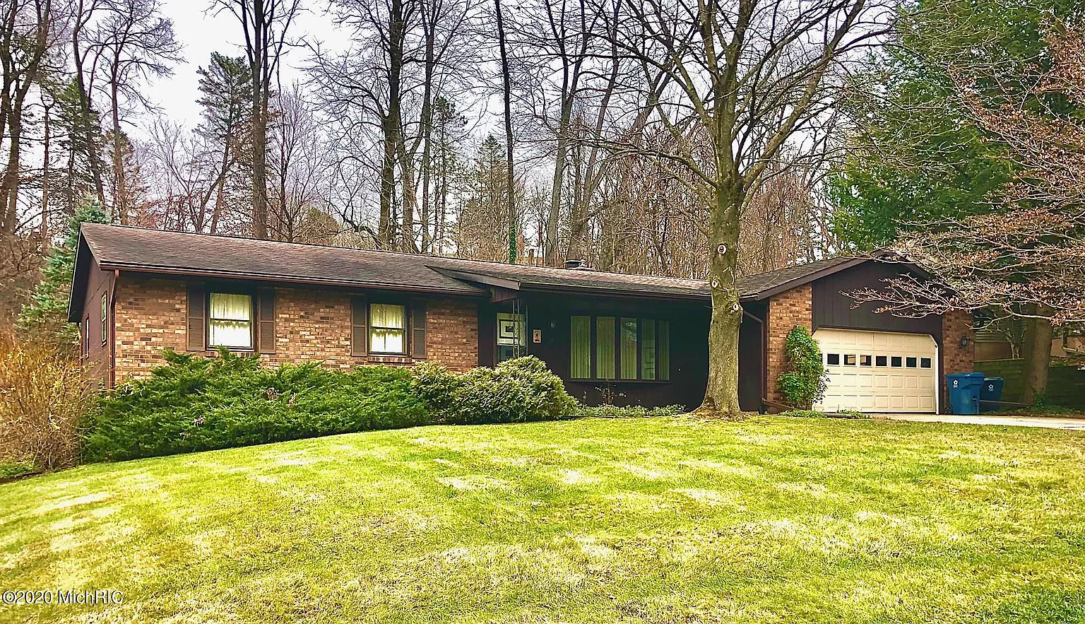 3728 Winding Way photo 1