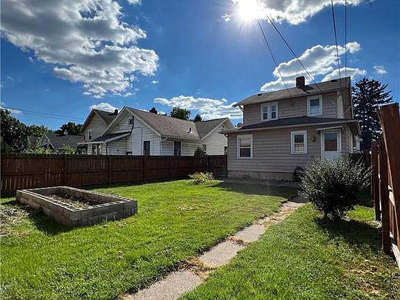 2nd image of 1218 Arbor Ave