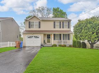 37 Lakeview Ave, Shelton, CT 06484