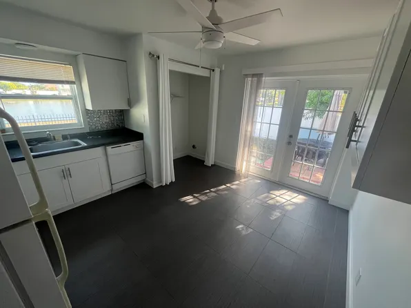 858 93rd Ave N APT D, Saint Petersburg, FL 33702