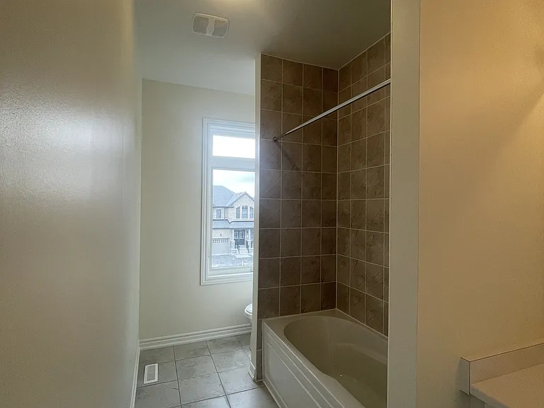 913 Rexton Dr — Photo 27