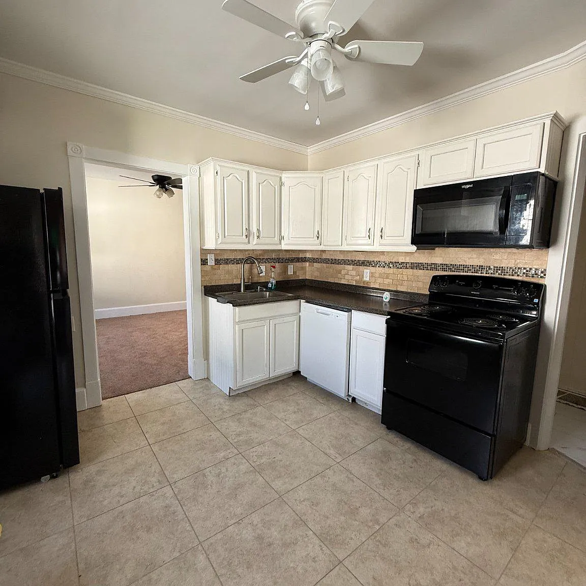 3 bed, 1.5 bath, 1744 sqft, $1,700 — Photo 2
