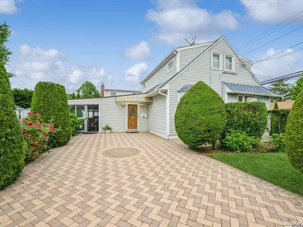 12 Franklin Street, Hicksville, NY 11801