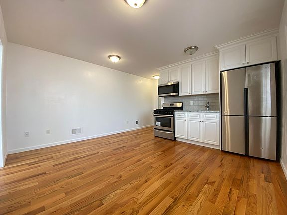 3rd image of 700 New Dorp Ln #2F