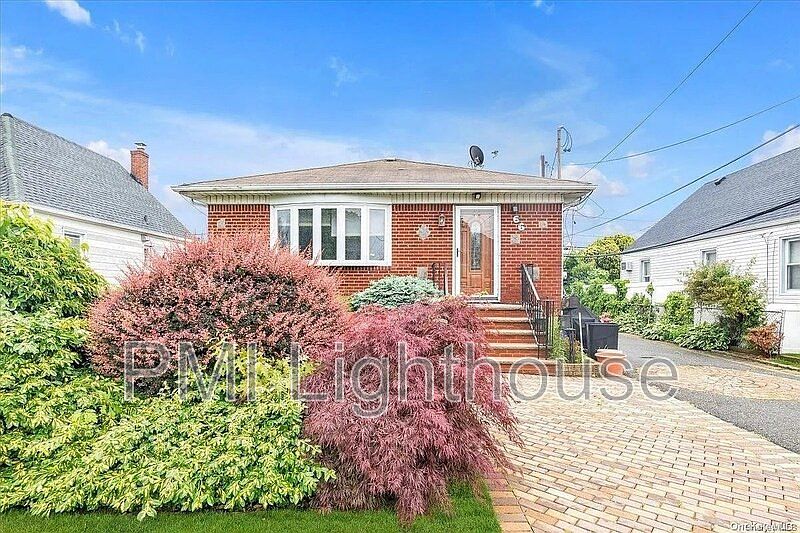 1st image of 66 Francis Ct