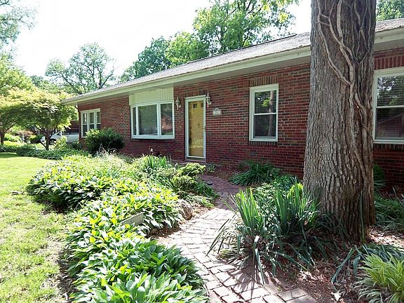 2nd image of 251 Oakley Pl