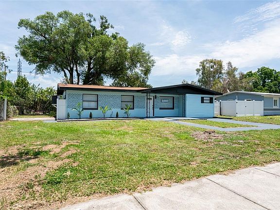 5th image of 415 Country Club Dr