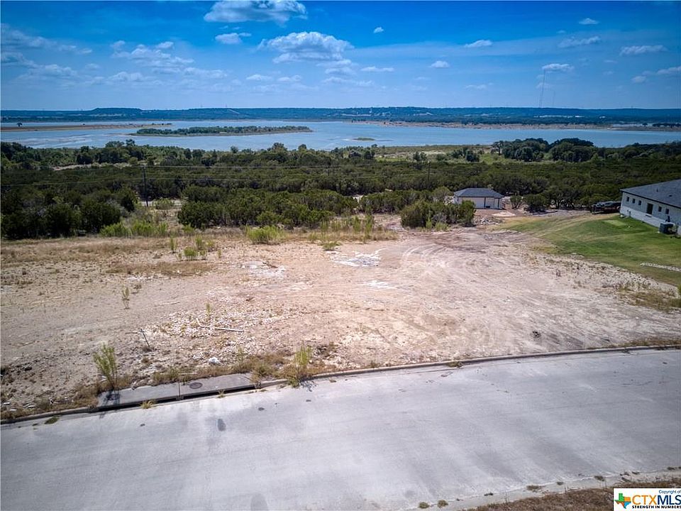 1st image of 1924 Fall Creek Dr