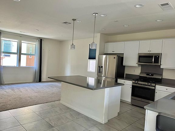 5th image of 789 Plum Ln