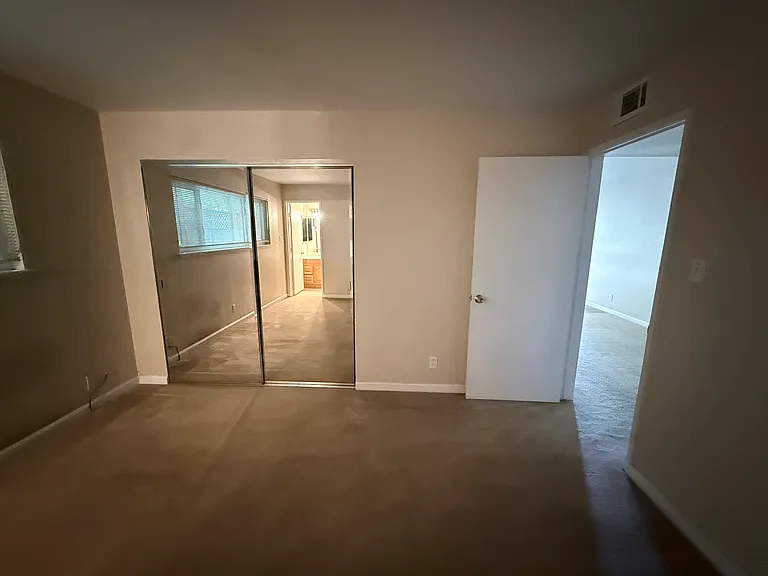 815 E 4th Ave #1 — Photo 11