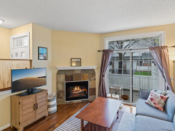 17918 Cobblestone Way, Eden Prairie, MN 55347