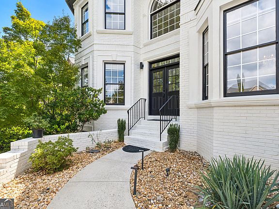 4th image of 575 Saint Regis Ln
