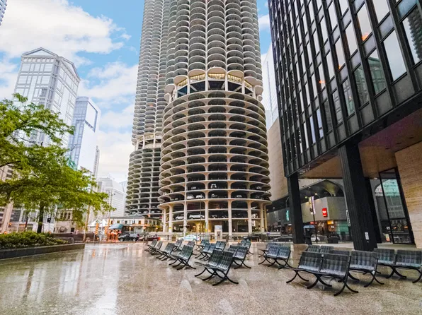 300 N State St, Chicago, IL