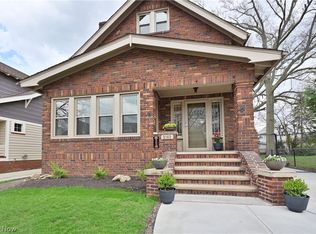 2163 Waterbury Rd, Lakewood, OH