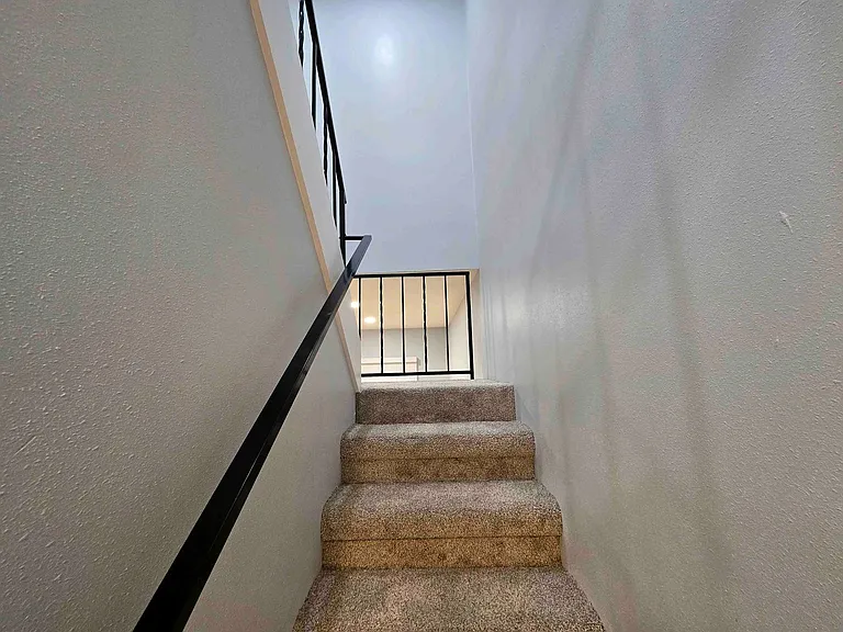 3161 N Shore Dr SE — Photo 8