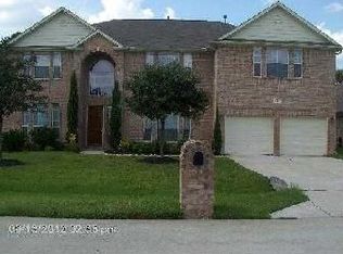 11206 N Country Club Green Dr, Tomball, TX 77375