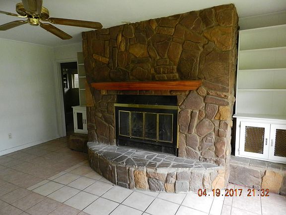 3rd image of 811 W Avalon Ave