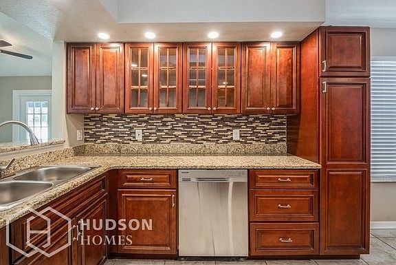 5th image of 106 Cobblestone Way