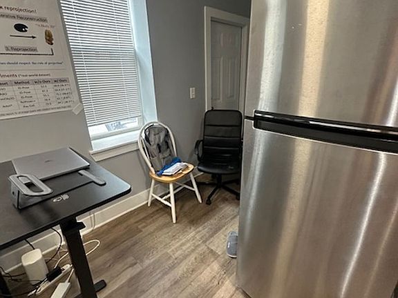 5th image of 4632 Centre Ave APT 9