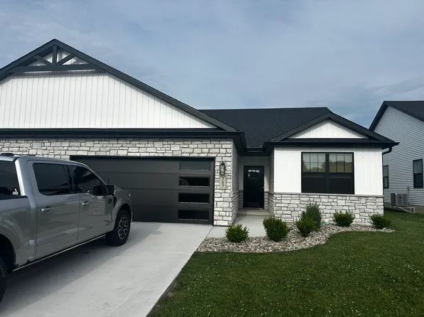 387 S Madison St, Crown Point, IN 46307