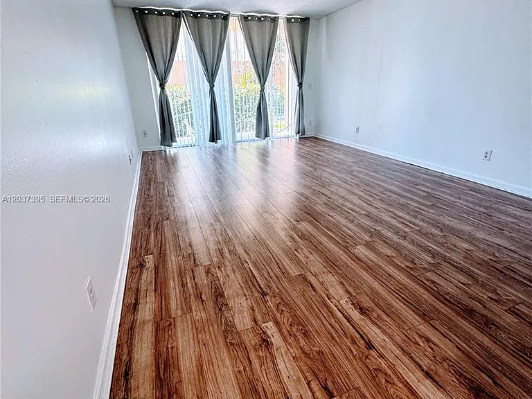 1341 SE 3rd Ave #112 — Photo 2