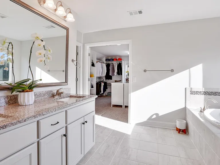 180 Shelton St — Photo 15