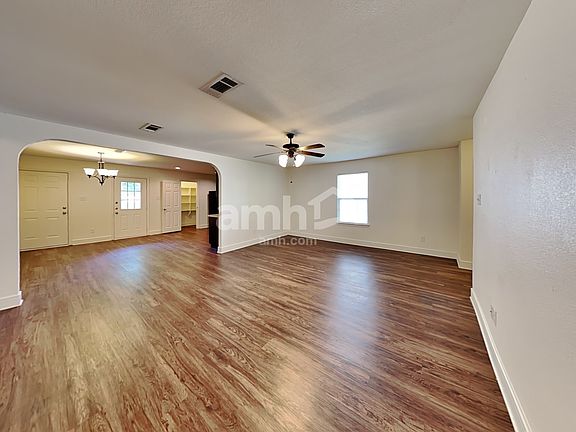 5th image of 1938 Cross Oaks Dr