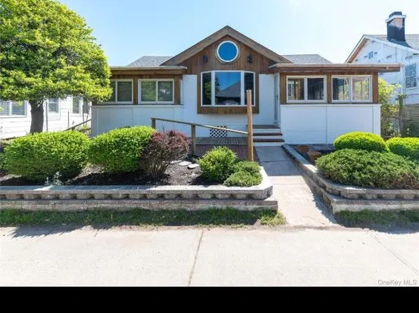 28 Ocean Rd, Ocean Beach, NY 11770