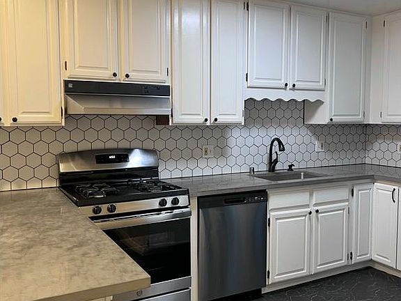 5th image of 375 Frankfort St