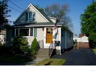 51 Cowing St, Depew, NY 14043