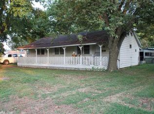 215 W Saint John St, England, AR 72046