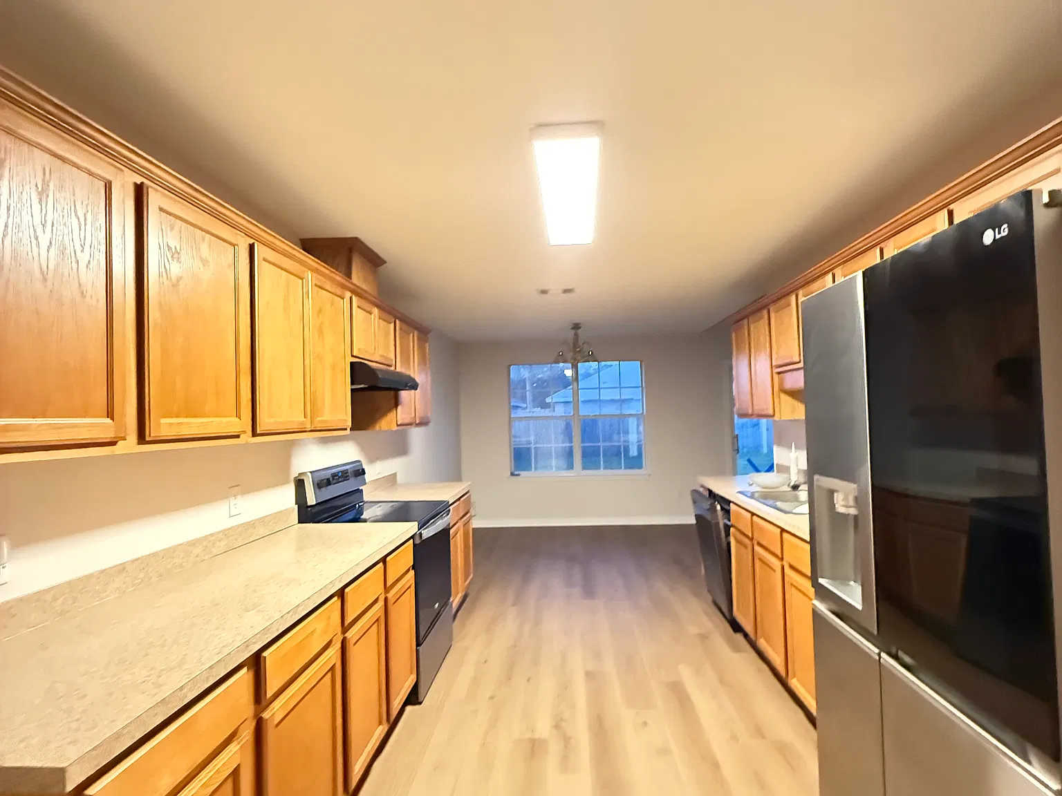 3 bed, 2097 sqft, $2,200 — Photo 4