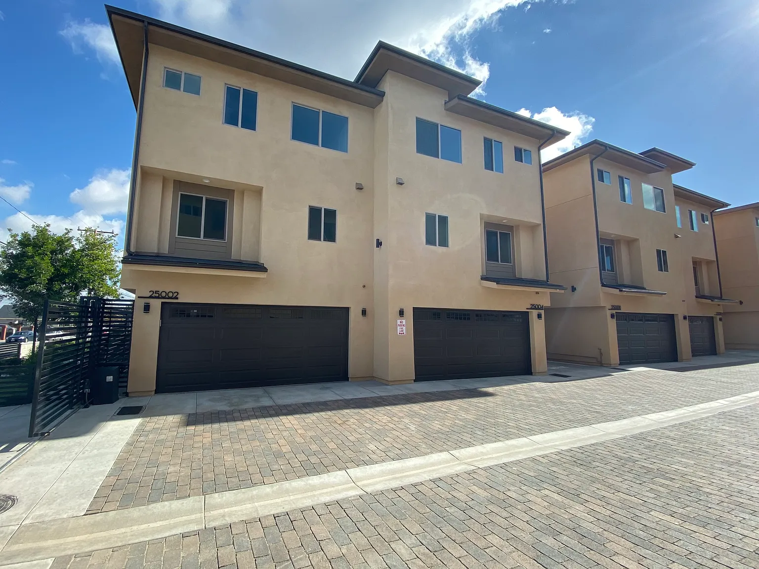 2 bed, 1480 sqft, $3,600 — Photo 1