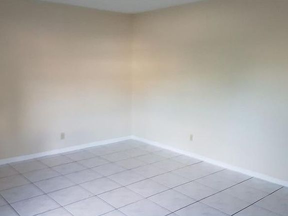 4th image of 1406 NE 57th Pl #0