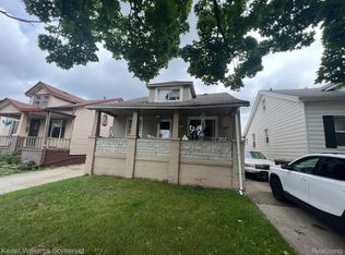 7289 Standard Ave, Center Line, MI 48015