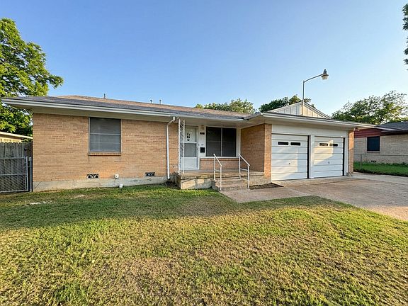 2nd image of 2318 Mary Ln