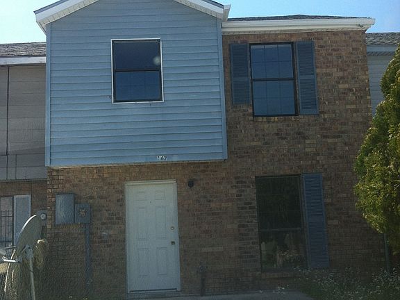 3rd image of 167 Westpark Ct