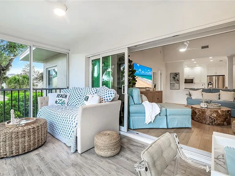 790 Willowbrook Dr #305 — Photo 15