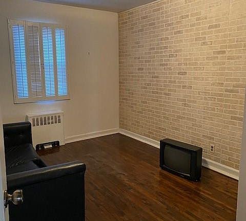 3rd image of 327 Bay 8th St #1B
