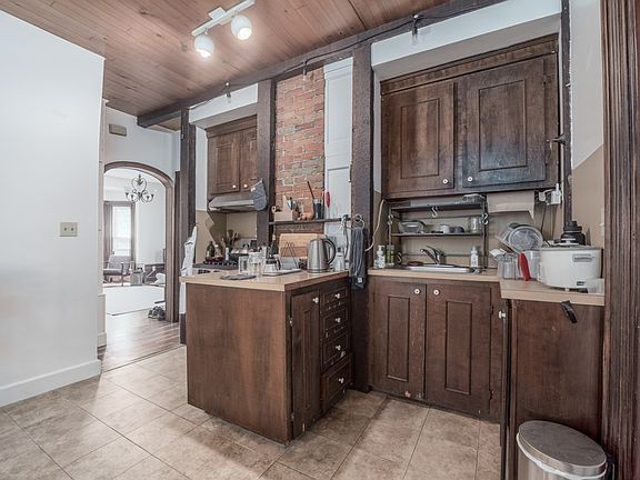 3rd image of 27 Warren Ave #2