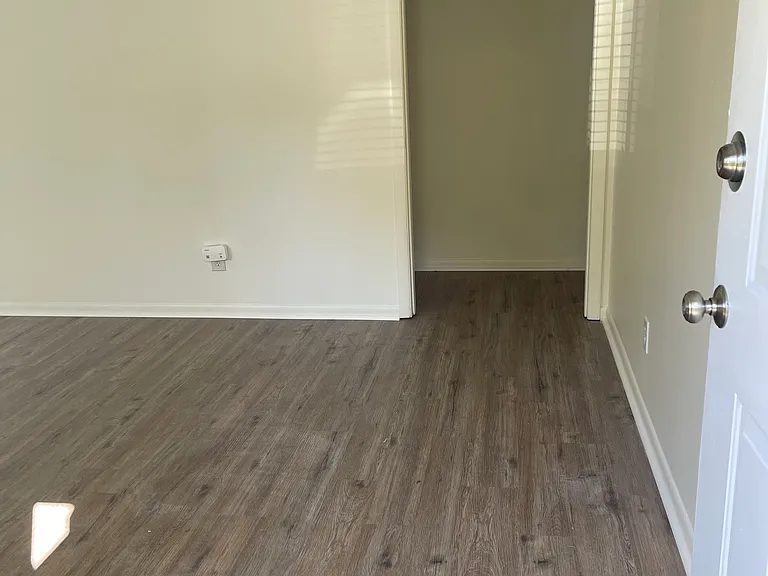 6124 Rosecrest Dr — Photo 2