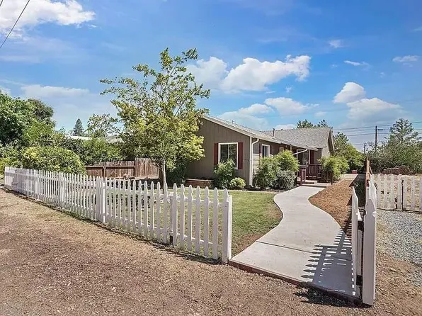 13558 E Church St, Lockeford, CA 95237