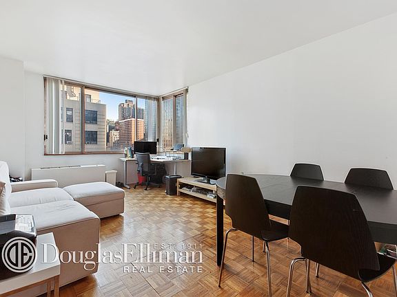 4th image of 350 W 50th St APT 14H