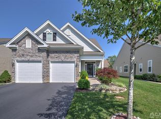 15 Constitution Dr, Monroe Township, NJ 08831