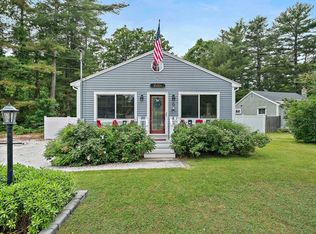 6 Oak Dr, Carver, MA 02330