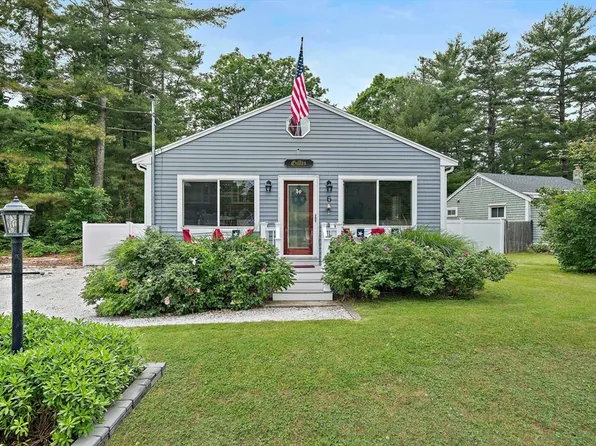 6 Oak Dr, Carver, MA 02330