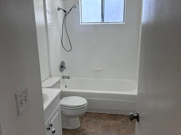 2636 Tiller Ave — Photo 6